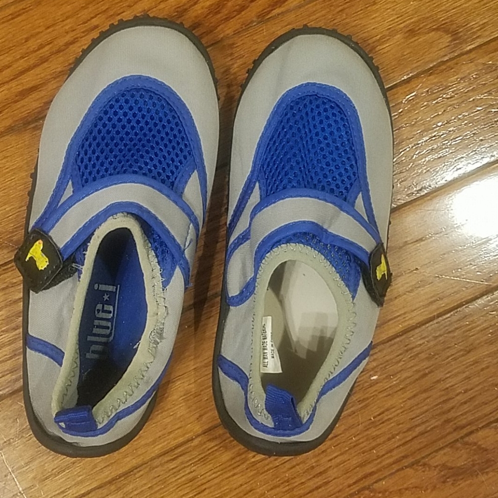 Blue I kids water shoes size 10